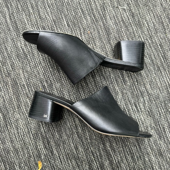 Michael Kors slides - Picture 2 of 8